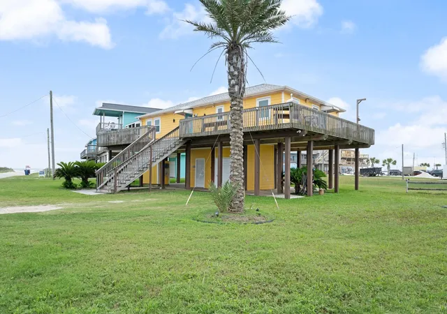 Homes for sale in Surfside Beach, TX | 125 Bay Ave, Surfside Beach, TX 77541 | MLS# 70157897