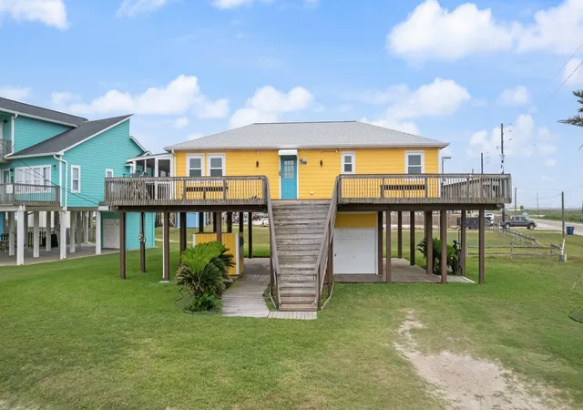 5th image of 125 Bay Ave, Freeport, TX 77541 | MLS# 70157897