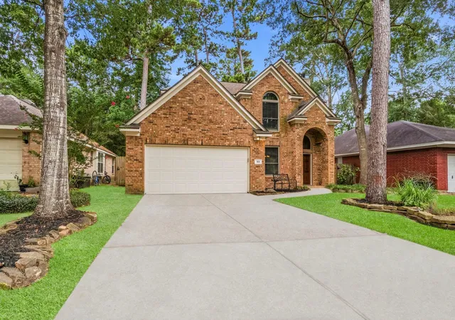 2nd image of 166 S Hollylaurel Cir, Spring, TX 77382 | MLS# 26016523