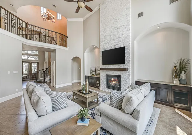 Photo 2 of Sale Pending at 2316 Durango Bend Ln, Friendswood, TX 77546 | MLS# 2981264 | Listing updated on 2026-09-12