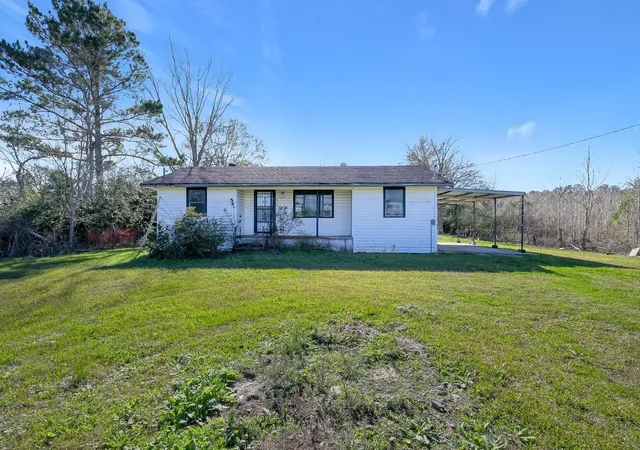 Photo 1 of Sale Pending at 1954 Fm 160 Rd N, Liberty, TX 77575 | MLS# 46322542 | Listing updated on 2026-09-11