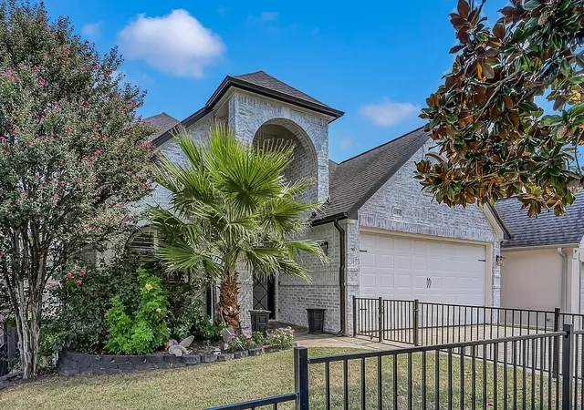 Photo 2 of Single family home for sale at 12394 Pebble View Dr, Conroe, TX 77304 | MLS# 60433455 | Listing updated on 2026-08-29