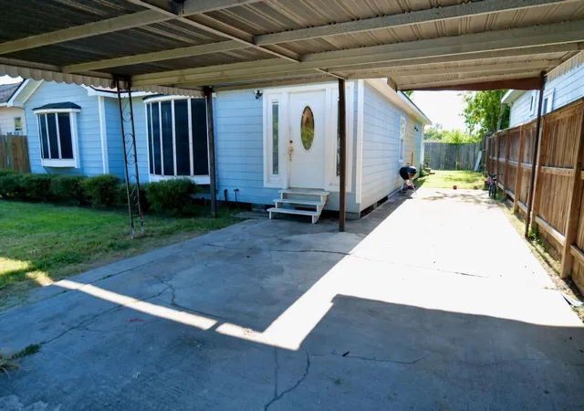 2nd image of 4031 Castor St, Houston, TX 77022 | MLS# 6008864