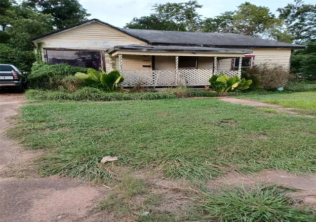 Photo 1 of Single family home for sale at 1106 W Milam St, Wharton, TX 77488 | MLS# 43435336 | Listing updated on 2026-09-01