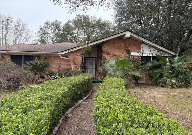 Homes for sale in Houston, TX | 8215 Glencrest St, Houston, TX 77061 | MLS# 78724228