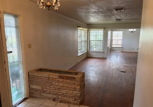 Homes for sale in Houston, TX | 8215 Glencrest St, Houston, TX 77061 | MLS# 78724228