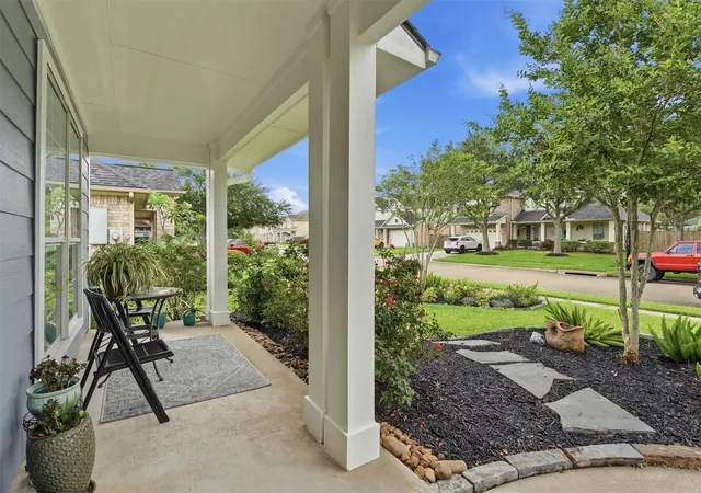 2nd image of 1433 Cottage Cove Ct, Seabrook, TX 77586 | MLS# 47266814