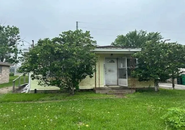 Homes for sale in Angleton, TX | 709 W Live Oak St, Angleton, TX 77515 | MLS# 9886209