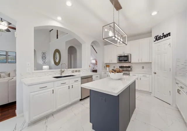 2nd image of 9003 Kinnel Ln, Tomball, TX 77375 | MLS# 14889193