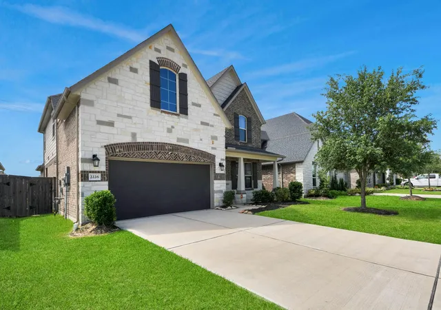 3rd image of 2226 Clements Shore Ln, La Porte, TX 77571 | MLS# 84238094