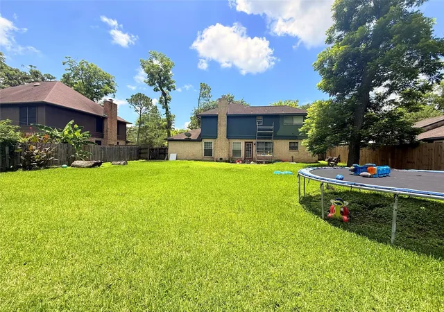 4th image of 118 Driftwood Dr, Lake Jackson, TX 77566 | MLS# 63583420