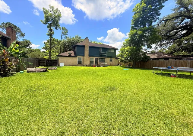 5th image of 118 Driftwood Dr, Lake Jackson, TX 77566 | MLS# 63583420