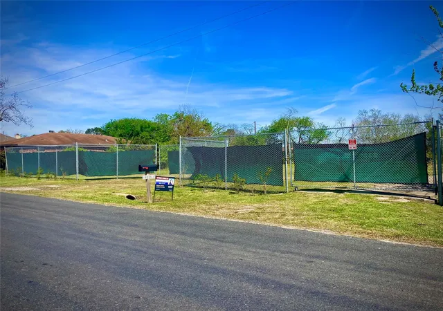 Photo 4 of Land for sale at 3804 20th Street N, Texas City, TX 77590 | MLS# 21173483 | Listing updated on 2026-07-23