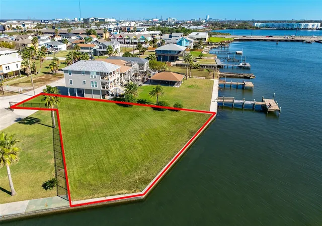 Photo 3 of Land for sale at 6319 Ave L, Galveston, TX 77551 | MLS# 46648985 | Listing updated on 2026-03-26