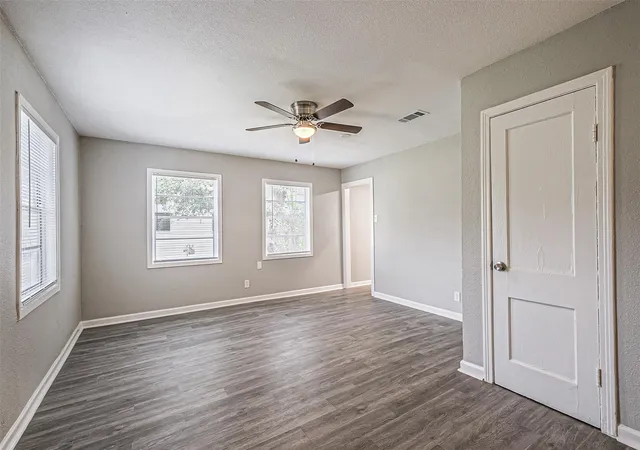 Photo 2 of Sale Pending at 1539 Pleasantville Dr, Houston, TX 77029 | MLS# 3274614 | Listing updated on 2026-09-04