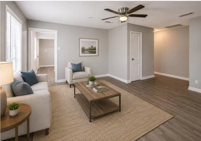 Photo 3 of Sale Pending at 1539 Pleasantville Dr, Houston, TX 77029 | MLS# 3274614 | Listing updated on 2026-09-04