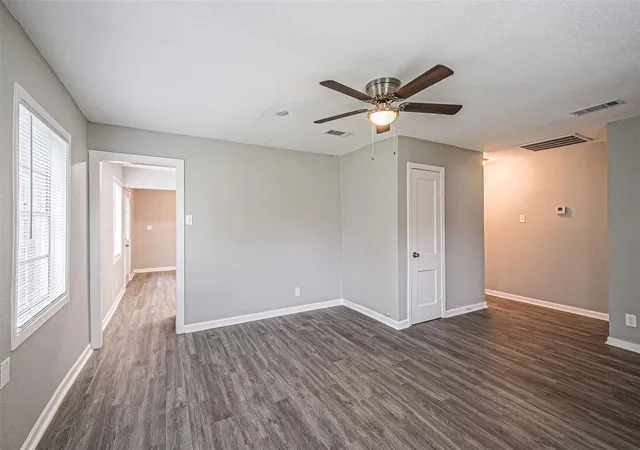 Photo 3 of Sale Pending at 1539 Pleasantville Dr, Houston, TX 77029 | MLS# 3274614 | Listing updated on 2026-09-04