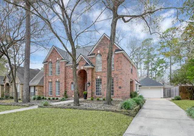 Homes for sale in The Woodlands, TX | 31 E Amberglow Cir, The Woodlands, TX 77381 | MLS# 25635770