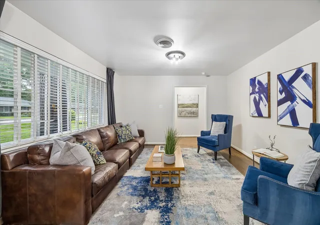 Photo 3 of Single family home for sale at 8923 Blankenship Dr, Houston, TX 77080 | MLS# 43169773 | Listing updated on 2026-09-23