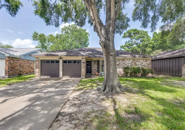 Photo 1 of Single family home for sale at 16131 White Star Dr, Houston, TX 77062 | MLS# 89375101 | Listing updated on 2026-09-07