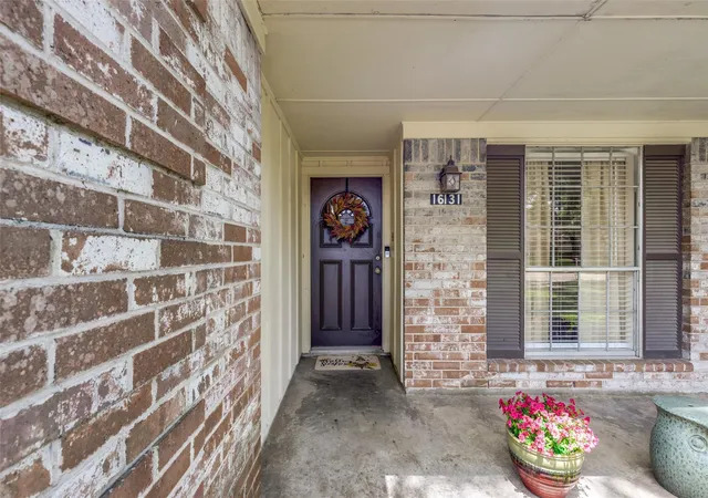 Photo 4 of Single family home for sale at 16131 White Star Dr, Houston, TX 77062 | MLS# 89375101 | Listing updated on 2026-09-07