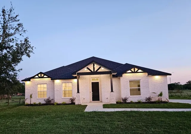 Photo 4 of Sale Pending at 7717 Prairie St, Hitchcock, TX 77563 | MLS# 81012604 | Listing updated on 2026-09-04