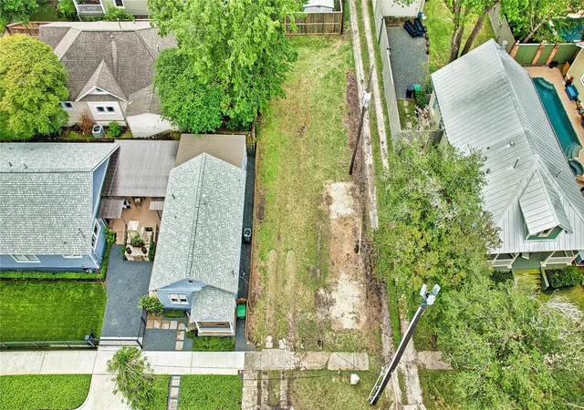 2nd image of 238 W 16th St, Houston, TX 77008 | MLS# 91759806