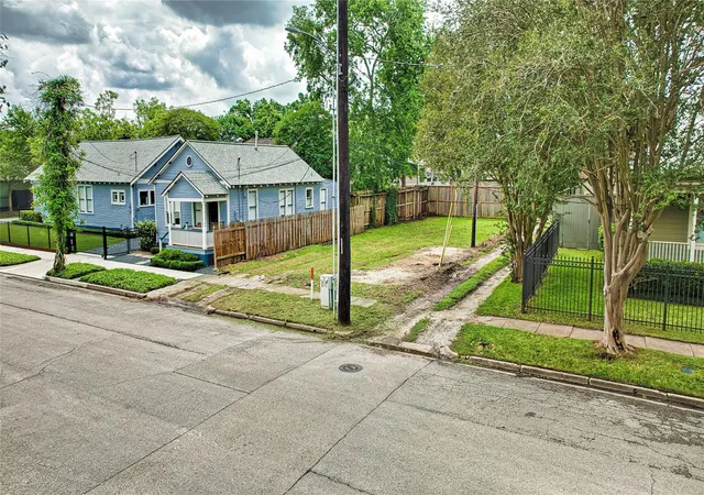 3rd image of 238 W 16Th St, Houston, TX 77008 | MLS# 91759806