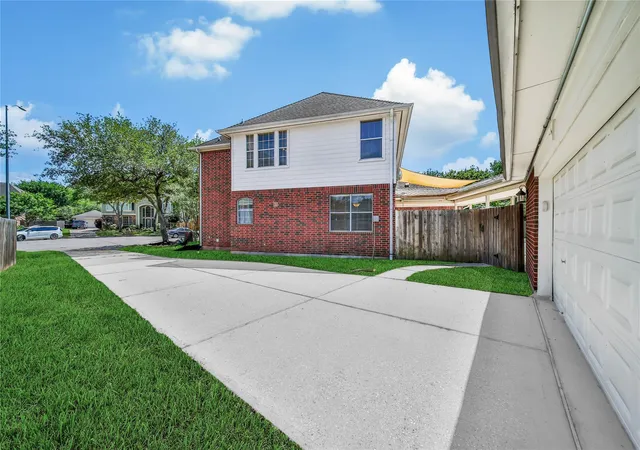 5th image of 14430 Chartley Falls Dr, Houston, TX 77044 | MLS# 76539896