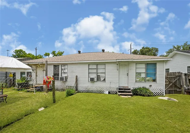 4th image of 2613 Oleander Dr, Pasadena, TX 77503 | MLS# 7741271