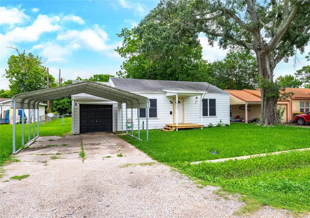 Homes for sale in La Marque, TX | 423 Elmo St, La Marque, TX 77568 | MLS# 12313524