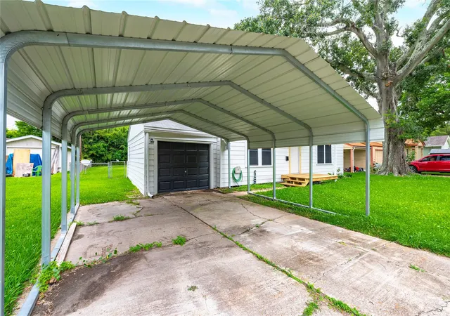 Homes for sale in La Marque, TX | 423 Elmo St, La Marque, TX 77568 | MLS# 12313524