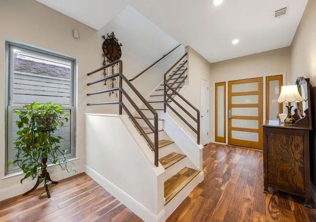 Photo 3 of Sale Pending at 510 Birdsall St, Houston, TX 77007 | MLS# 22367194 | Listing updated on 2026-09-01