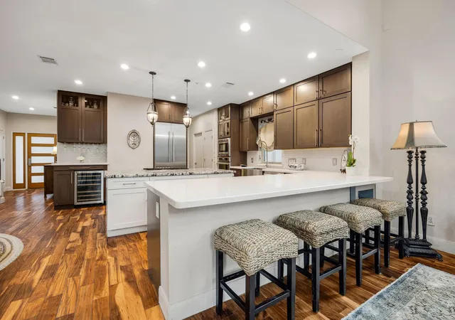 Photo 3 of Sale Pending at 510 Birdsall St, Houston, TX 77007 | MLS# 22367194 | Listing updated on 2026-09-01
