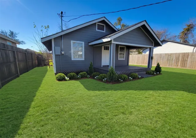 Photo 2 of Single family home for sale at 7222 San Angelo St, Houston, TX 77020 | MLS# 64432267 | Listing updated on 2026-09-09