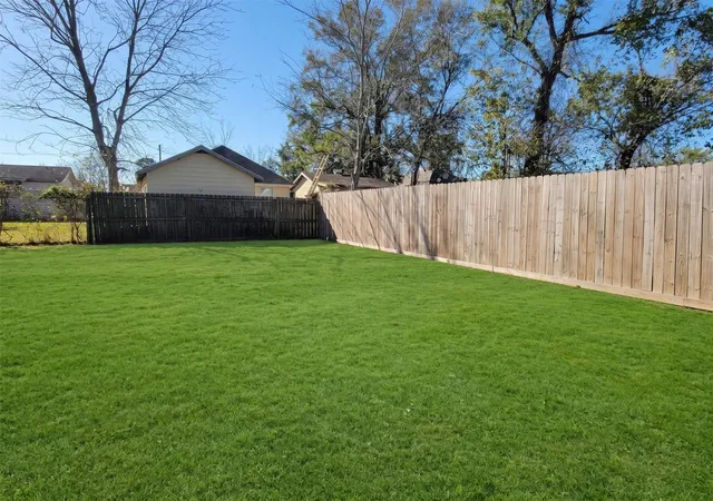 Photo 3 of Single family home for sale at 7222 San Angelo St, Houston, TX 77020 | MLS# 64432267 | Listing updated on 2026-09-09