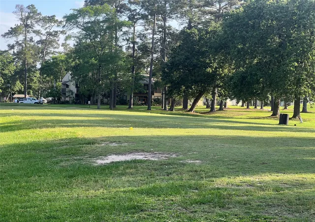 Photo 4 of Townhouse for sale at 16017 Golf Clb Dr, Crosby, TX 77532 | MLS# 45300176 | Listing updated on 2026-08-19