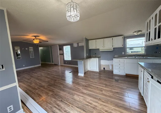 Photo 4 of Sale Pending at 1726 Dolores St, Rosharon, TX 77583 | MLS# 48382821 | Listing updated on 2026-09-08
