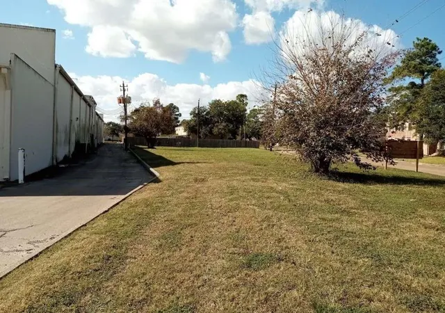 Photo 2 of Land for sale at 0 Maple Hill Dr, Houston, TX 77088 | MLS# 95479428 | Listing updated on 2026-04-29