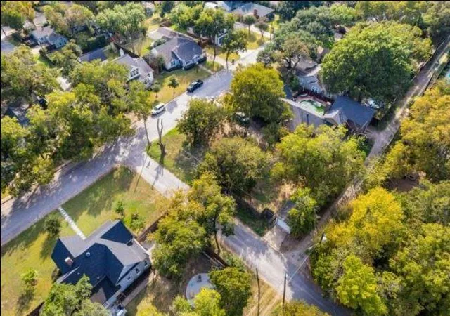 7th image of 1001 W Avenue F, Garland, TX 75040 | MLS# 81420632