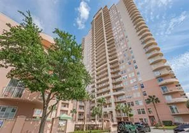 2nd image of 3505 Sage Rd #406, Houston, TX 77056 | MLS# 23895786