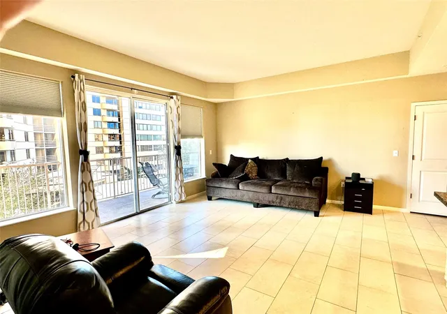 5th image of 3505 Sage Rd #406, Houston, TX 77056 | MLS# 23895786