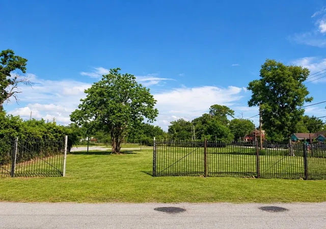 Photo 1 of Land for sale at 2823 Berry Rd, Houston, TX 77093 | MLS# 59195047 | Listing updated on 2026-06-28