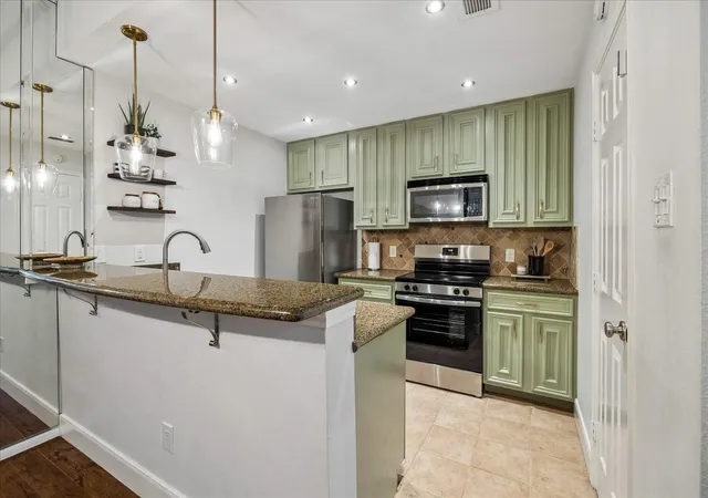 Homes for sale in Houston, TX | 11711 Memorial Dr #272, Houston, TX 77024 | MLS# 82923999