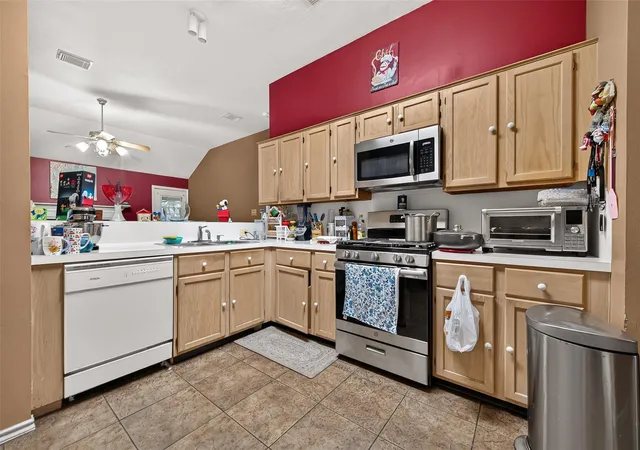 Photo 3 of Sale Pending at 3501 Riverside Dr, Pearland, TX 77581 | MLS# 21002316 | Listing updated on 2026-09-06