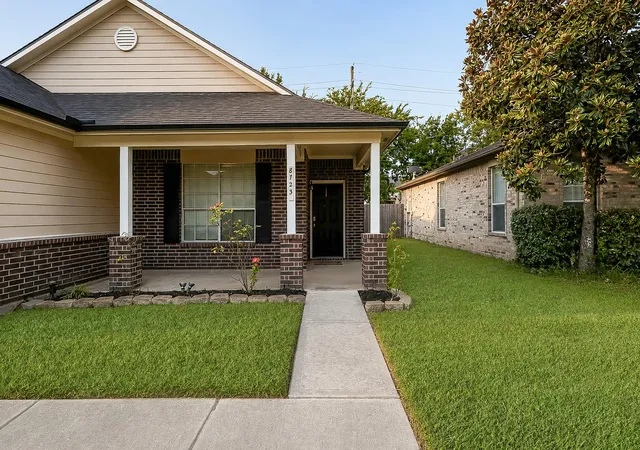 3rd image of 8723 Willow Grove Dr, Tomball, TX 77375 | MLS# 69181345