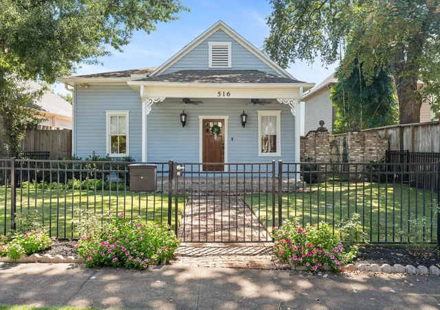 1st image of 516 Columbia St, Houston, TX 77007 | MLS# 29048267