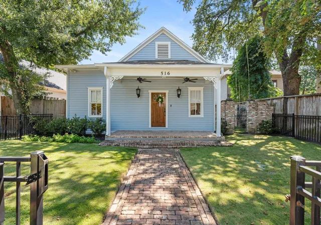 2nd image of 516 Columbia St, Houston, TX 77007 | MLS# 29048267