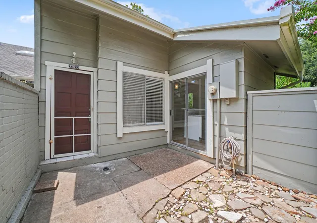 4th image of 13010 Greenway Chase Ct, Houston, TX 77072