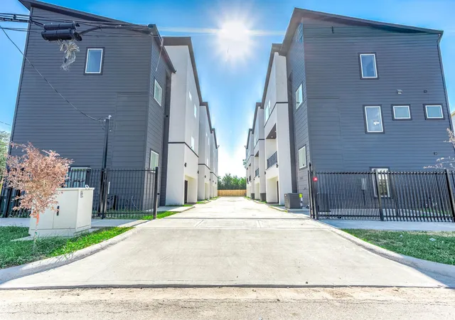 4th image of 3207 St Emanuel St #A, Houston, TX 77004 | MLS# 27947129